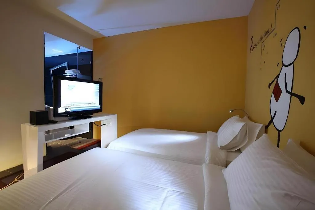 Zoom Inn Boutique Hotel - Danga Bay Johor Bahru 2*,