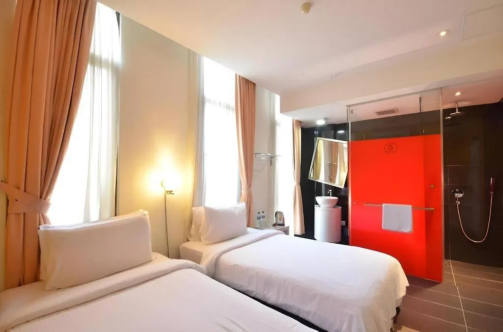 Zoom Inn Boutique Hotel - Danga Bay Johor Bahru 2*,